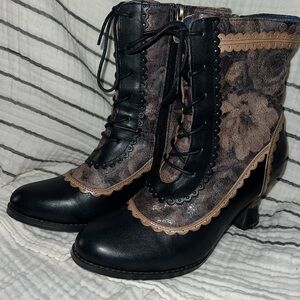 L'ARTISTE Bewitch Black and Brown Heeled Boots with Velvet Finish Like New